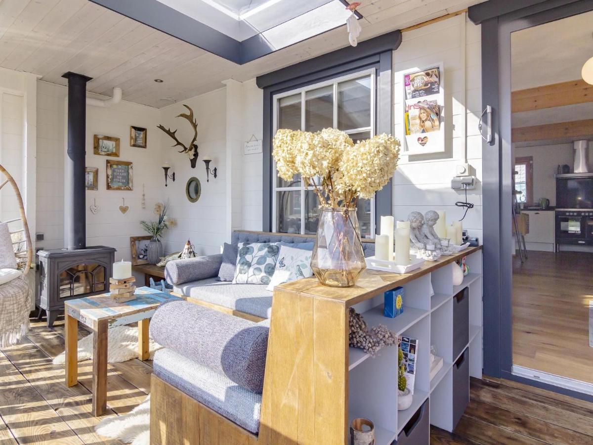 Beautiful Holiday Home With Private Terrace Kropswolde 외부 사진